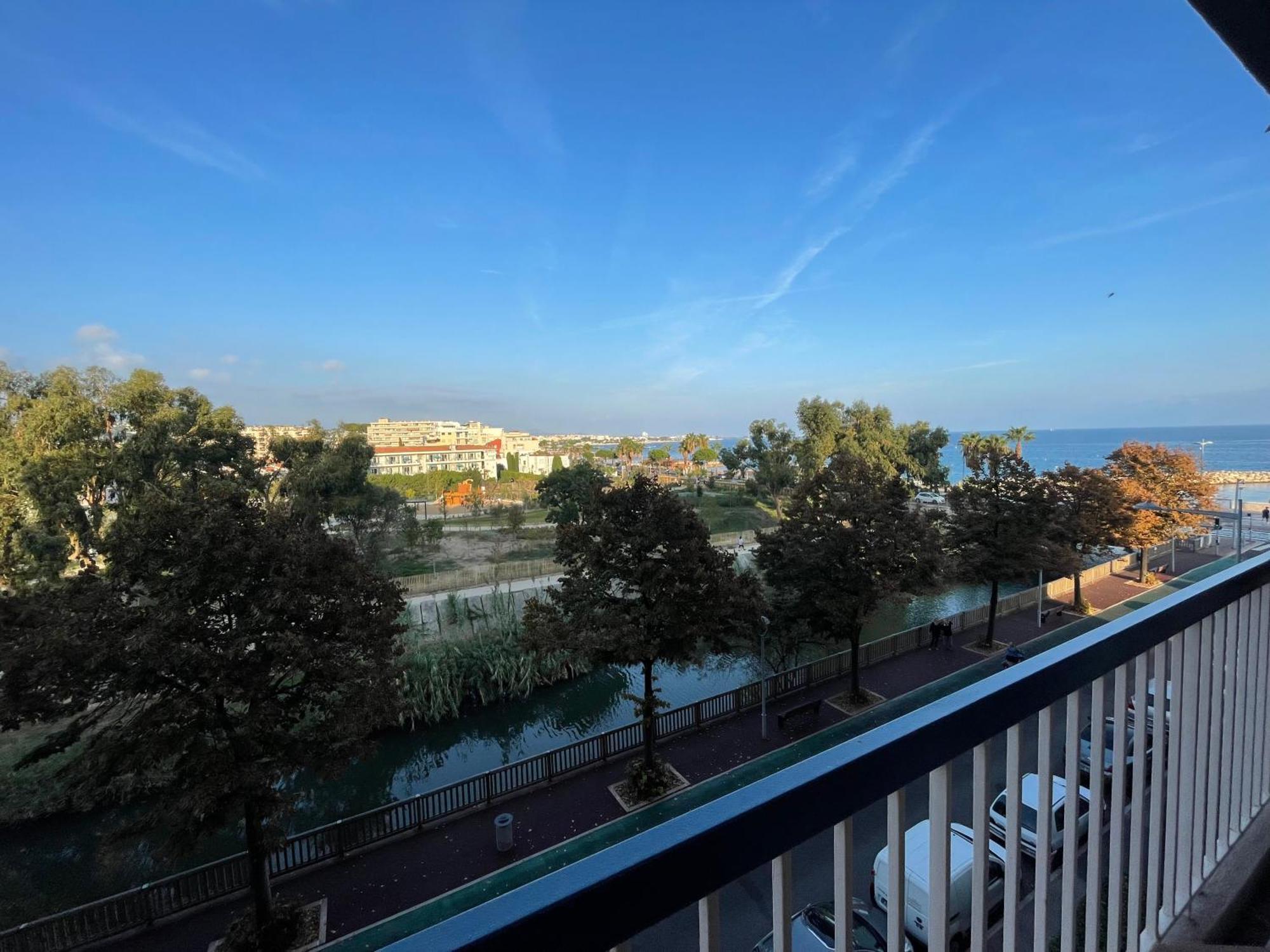Vue Sur Mer - Magnifique Appartement Tout Confort - Terrasse Et Parking Prive Cagnes-sur-Mer Eksteriør bilde