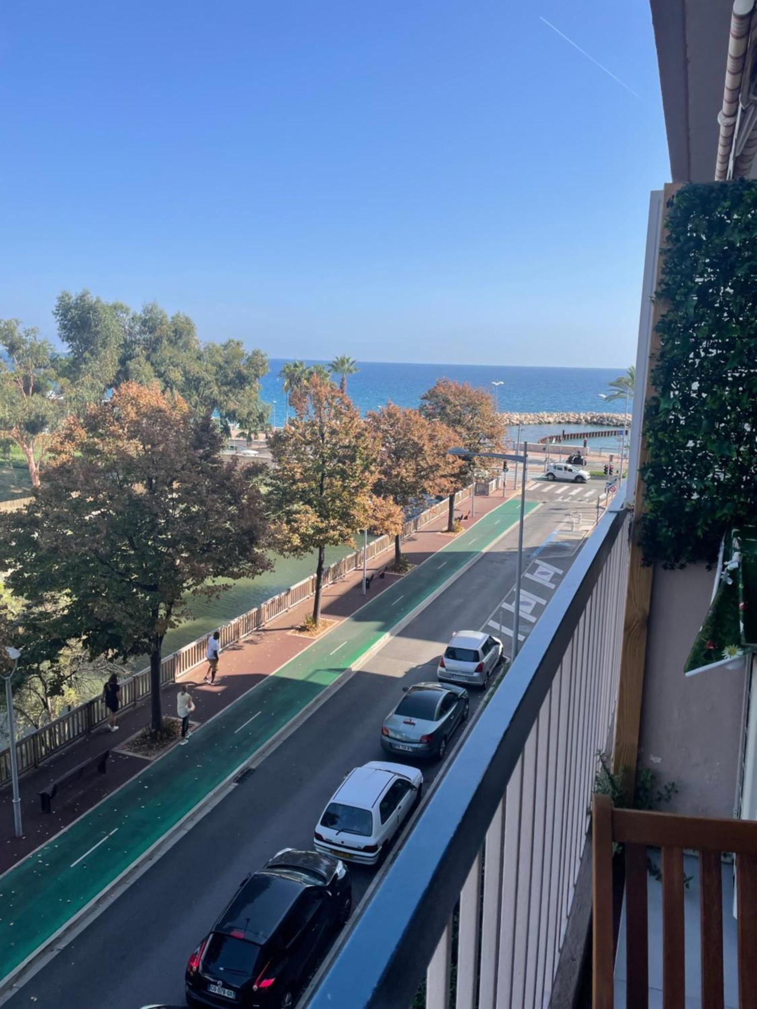 Vue Sur Mer - Magnifique Appartement Tout Confort - Terrasse Et Parking Prive Cagnes-sur-Mer Eksteriør bilde